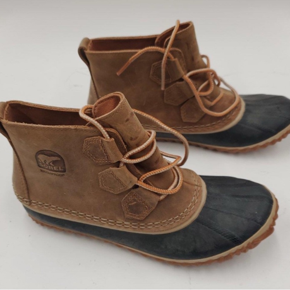 Sorel Out 'N About Waterproof Duck Boots Laceup Ankle Tan - Women's Size 8